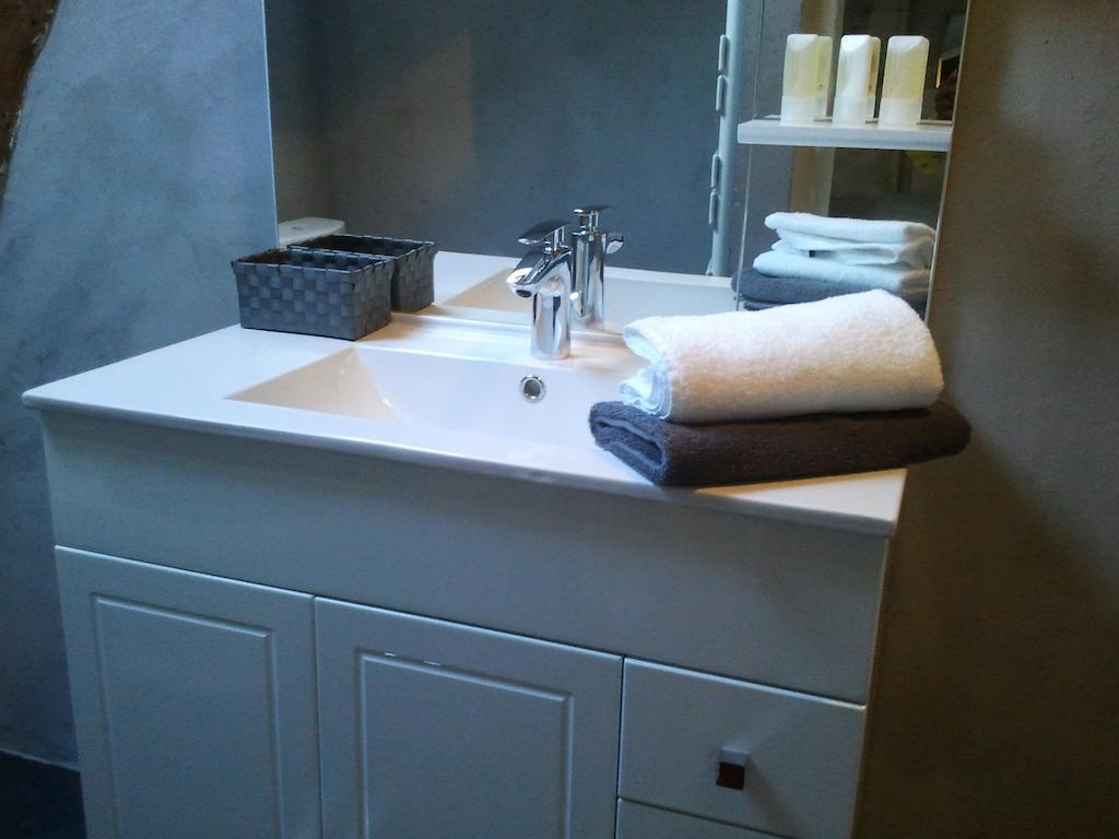 Chambres D'Hotes La Grange Au Bois Champagne-et-Fontaine Ruang foto